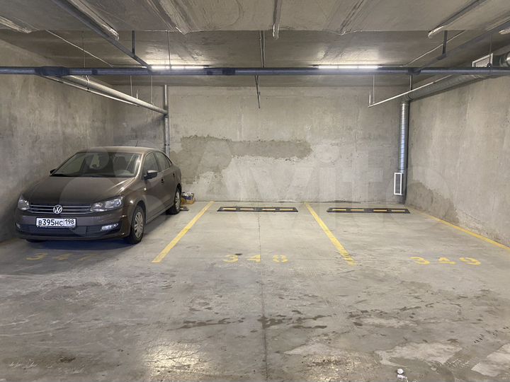 Машиноместо, 13 м²