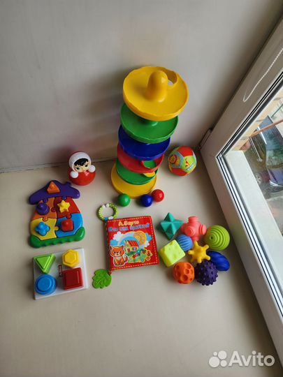 Развивающие игрушки для малышей пакетом 7 шт