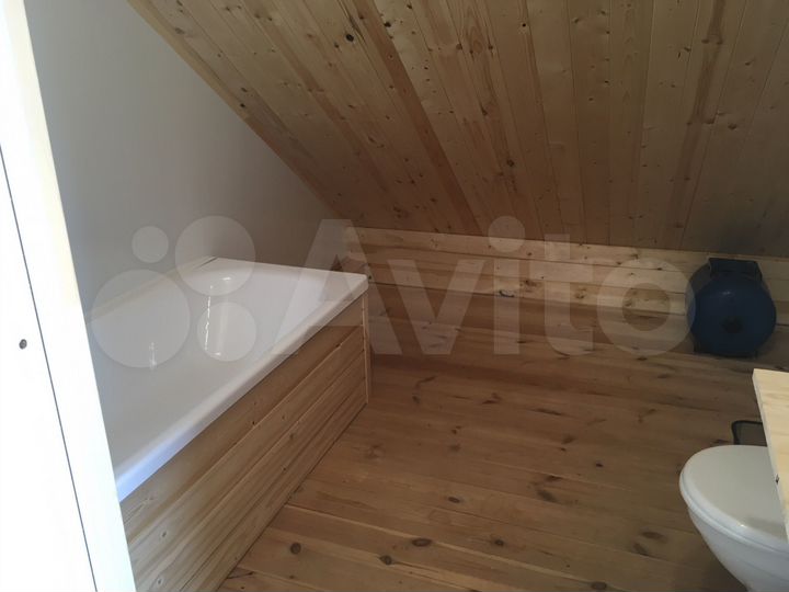 Комната 38 м² в 1-к., 1/4 эт.