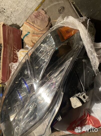 Продам фары Toyota Land Cruiser 200