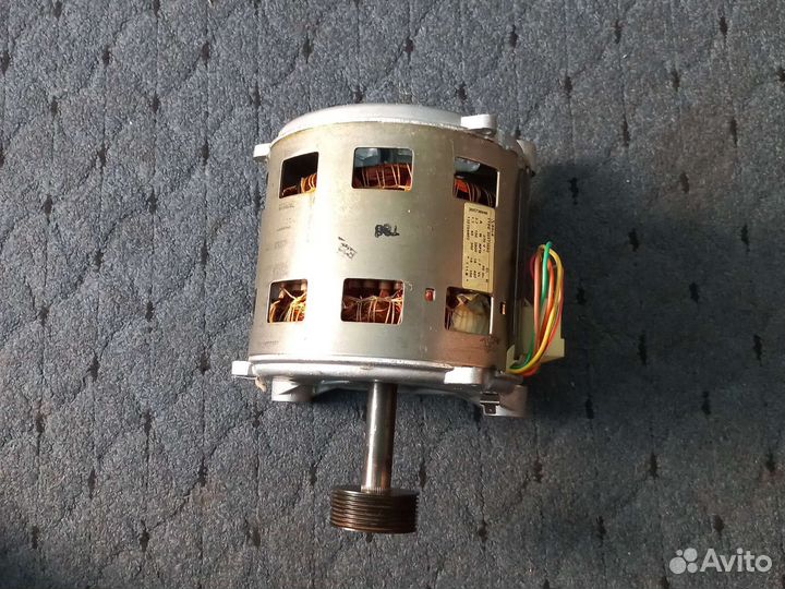 Рабочий двигататель стиральной машины