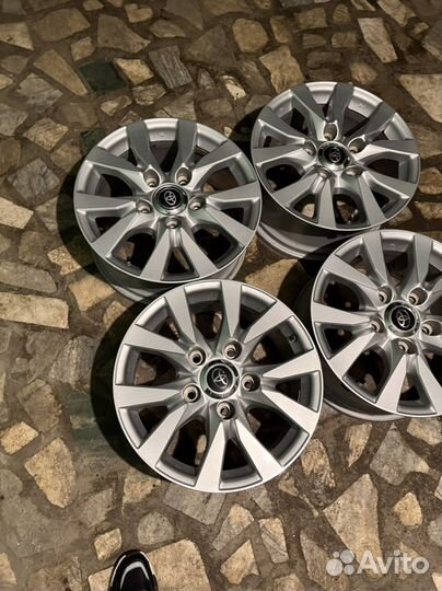 R18 Toyota Land Cruiser 200 оригинал