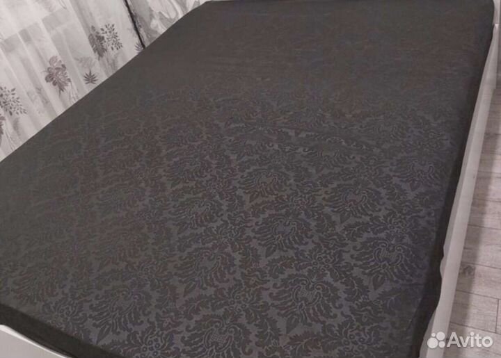 Простынь на резинке