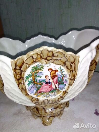 Фарфоровые вазы