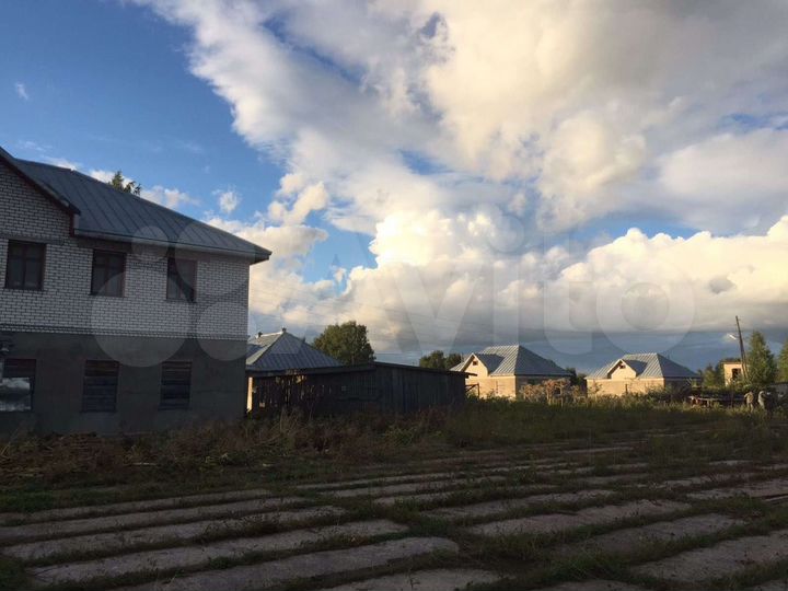 Здание, 2100 м²