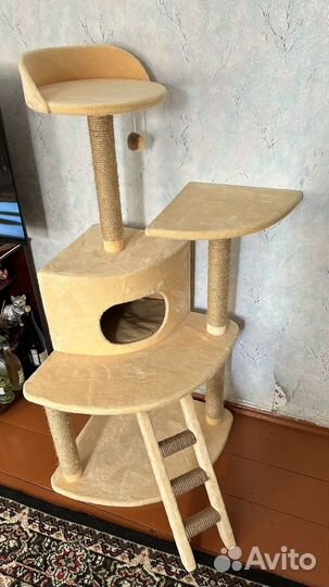 Домик для кошки с когтеточкой б/у
