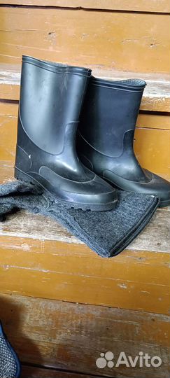 Сапоги резиновые новые 2 пары