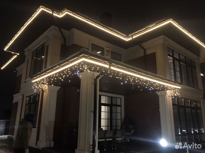 Новогоднее украшение дома гирляндой и неоном