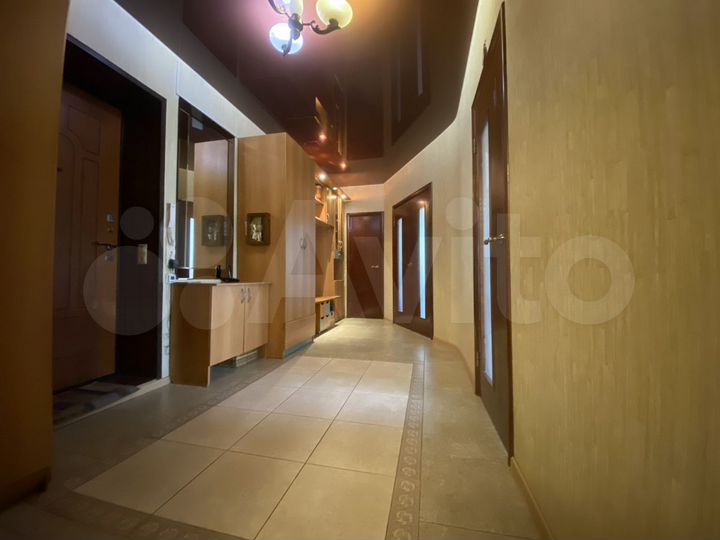 4-к. квартира, 208 м², 3/4 эт.