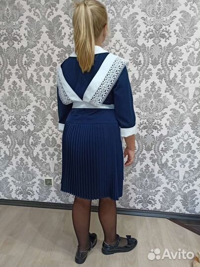 Белый школьный фартук