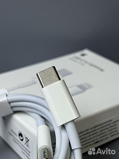 Оригинальня быстрая зарядка на iPhone 20w + кабель