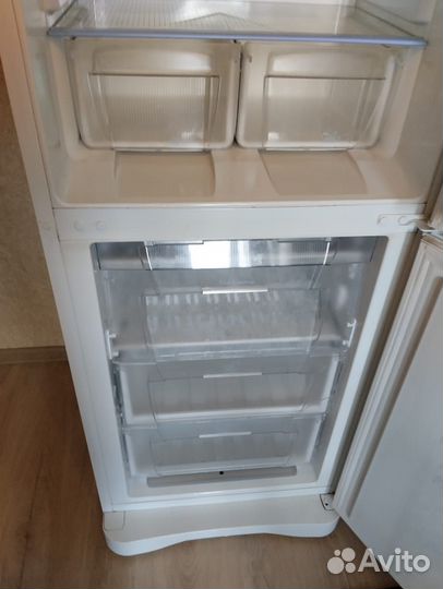Холодильник Indesit двухкамерный б/у
