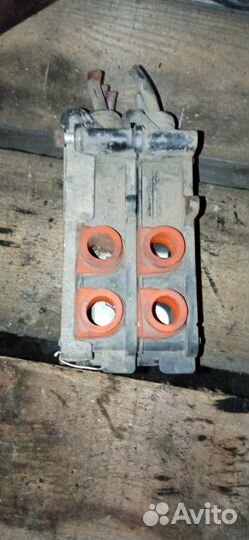 Распределительная коробка минус Мерседес Актрос