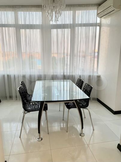 2-к. квартира, 83 м², 7/10 эт.