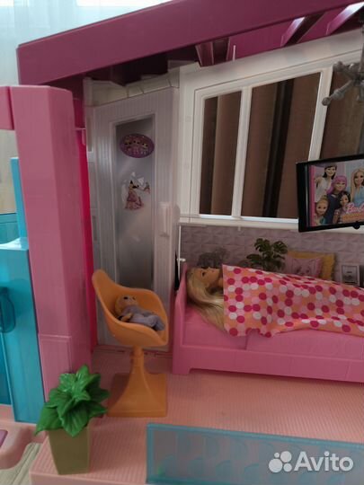 Большой кукольный домик для Барби