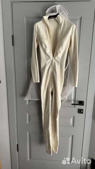 Комбинезон из латекса