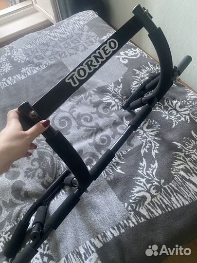 Турник в дверной проем torneo