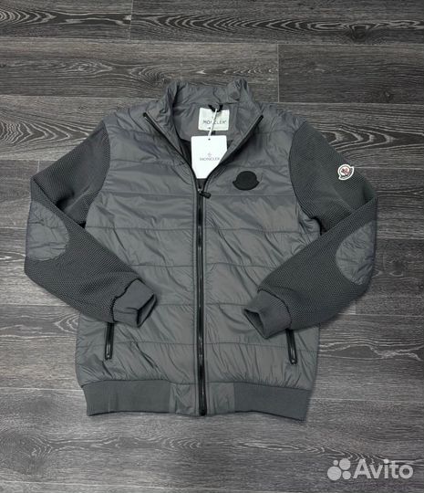 Курта Moncler