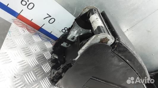 Подлокотник центральный volkswagen passat B6 (ADN1