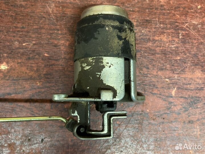 Замок багажника ауди 80 б4