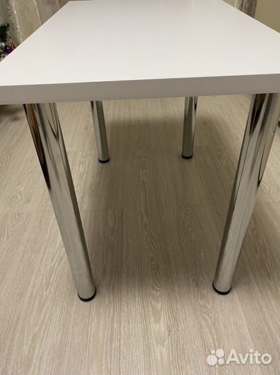 Кухонный стол