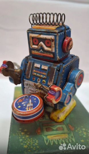 Старинная заводная игрушка