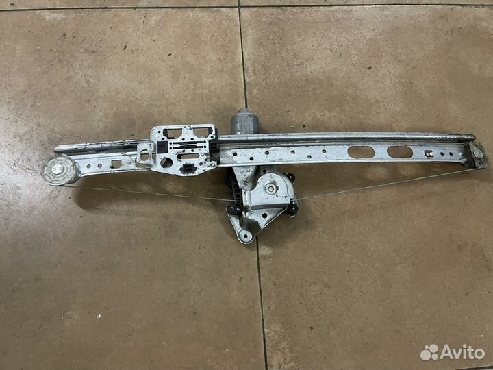 Задний левый стеклоподъемник mercedes w163 ml163 м