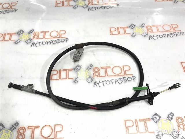 Трос ручного тормоза правый Nissan Fuga (Y50) 200