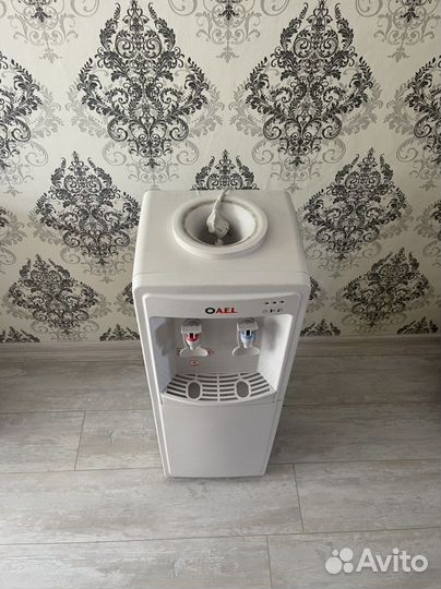 Кулер для воды AEL