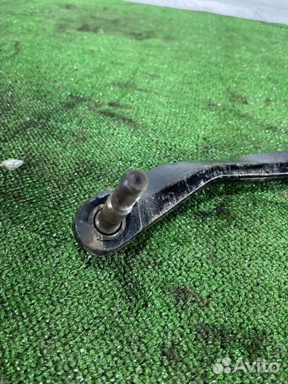 Рычаг передний верхний правый Nissan Primera 3 (P1