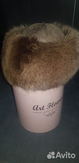 Шапка с натуральным мехом женская