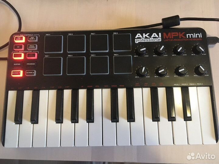 Продается Midi-клавиатура контроллер Akai MPK Mini