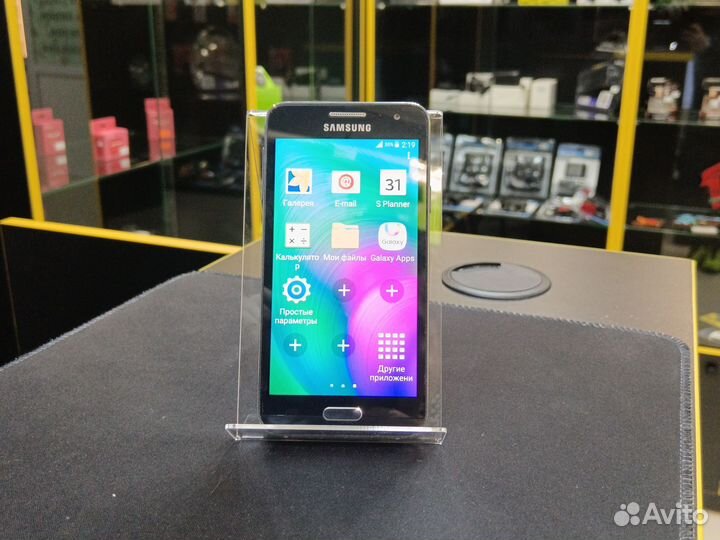 Samsung Galaxy A3 SM-A300F, 16 ГБ