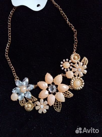 Ожерелье цветочное
