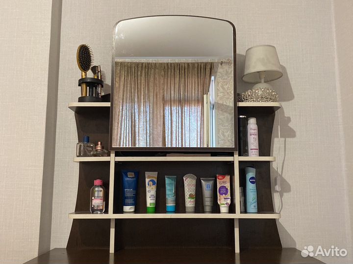 Туалетный макияжный зеркало