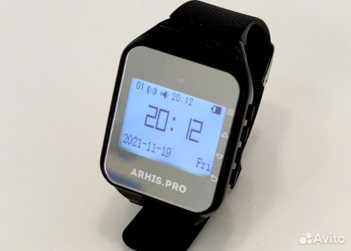 Кнопка вызова официанта с часами персонала