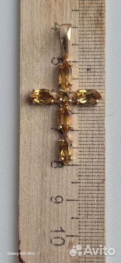 Золотой крест с цитринами