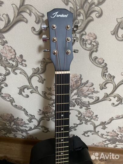 Акустическая гитара