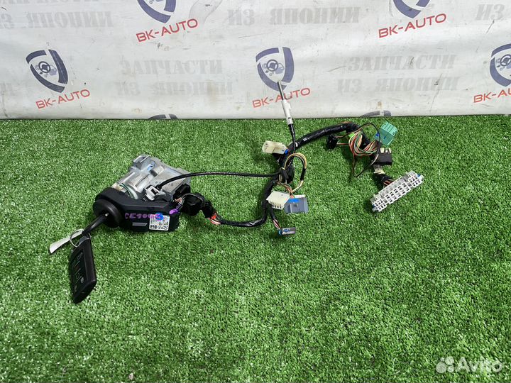 Замок зажигания с ключом Cadillac Escalade GMT900