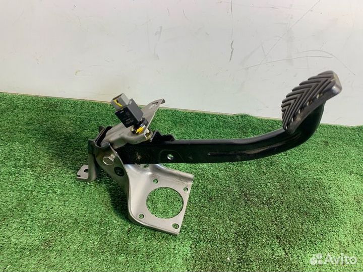 Педаль тормоза Hyundai Solaris седан G4FA 2015