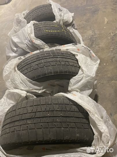 Avon AV12 215/55 R17