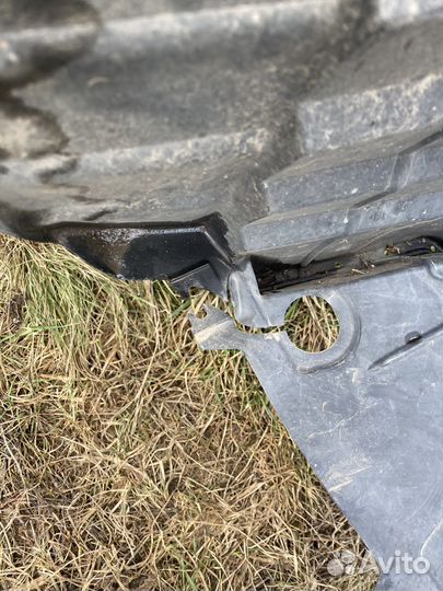 Подкрылок передний правый nissan teana j32