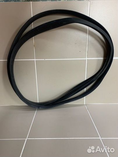 Уплотнительная резинка боковой двери передняя