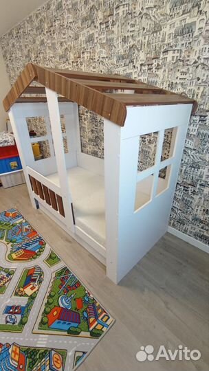 Детская кровать домик с матрасом