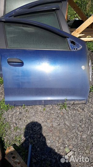 Передняя правая дверь на Рено Логан 2
