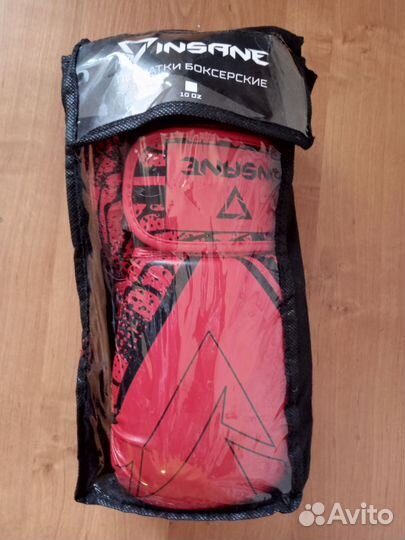 Боксерские перчатки 10 oz