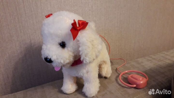 Интерактивная собака чи чи лав на поводке