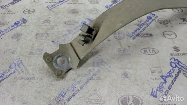 Лента крепления бензобака правая Audi A6 C5 1997-2