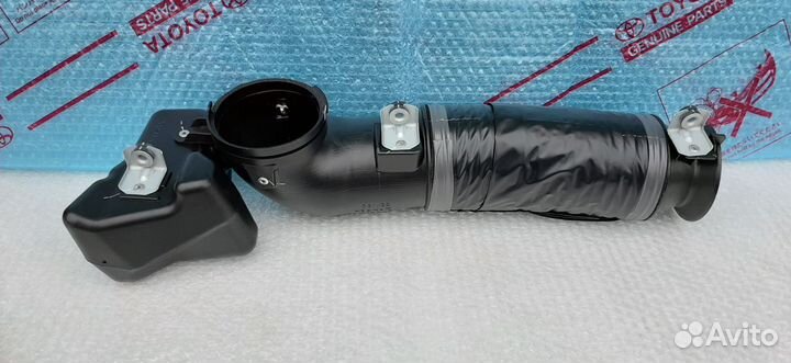 Патрубок воздушного фильтра Toyota 200