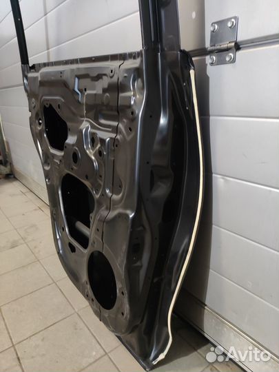 Дверь задняя левая Land Cruiser Prado 2009